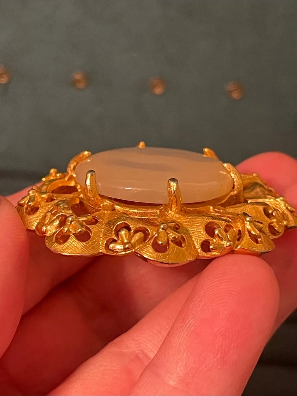 Vintage Florenza Ornate Gold-Tone Luminous Cabochon Wreath Brooch
